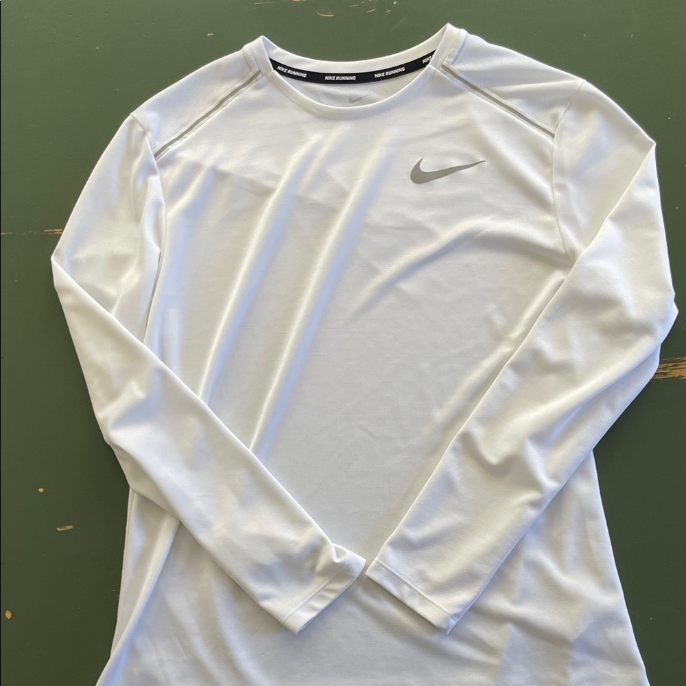 Nike Men's White Long Sleeve Performance running Tee